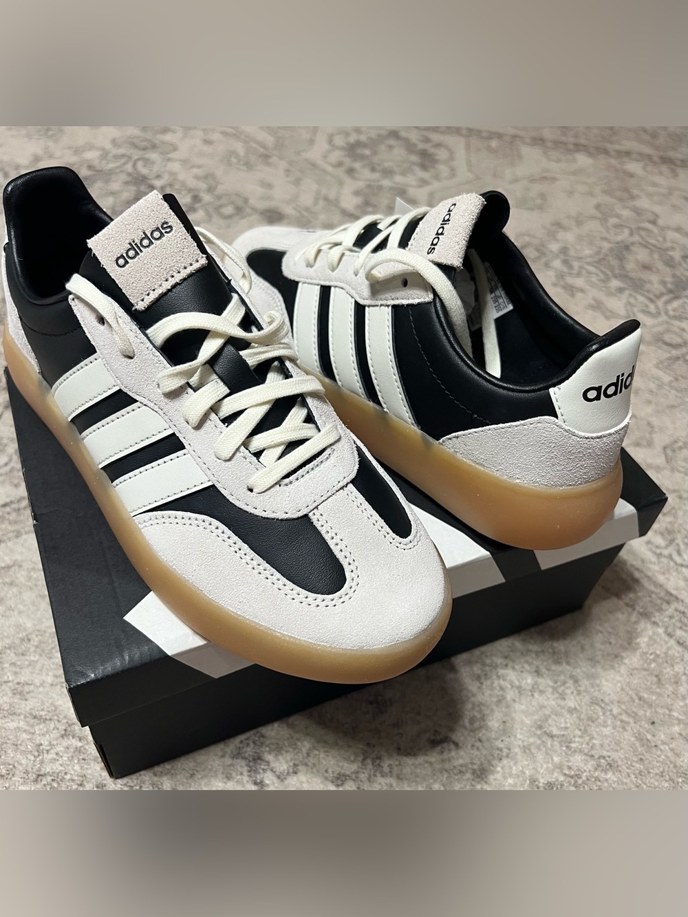 Adidas Barreda Decode Lux sneakers Off White/ Corw Black/ Gum